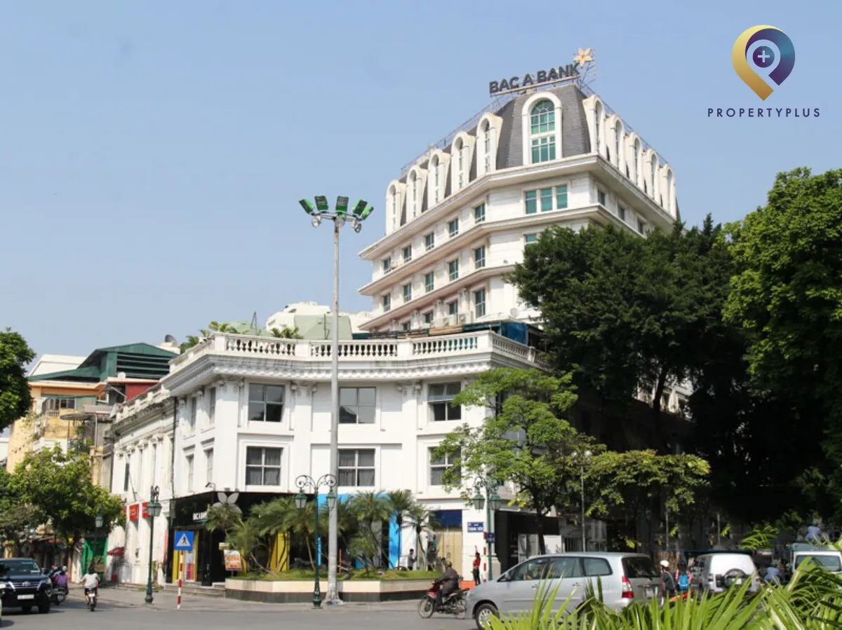 Toàn cảnh tòa nhà Opera Business Centre tại quận Hoàn Kiếm, Hà Nội.